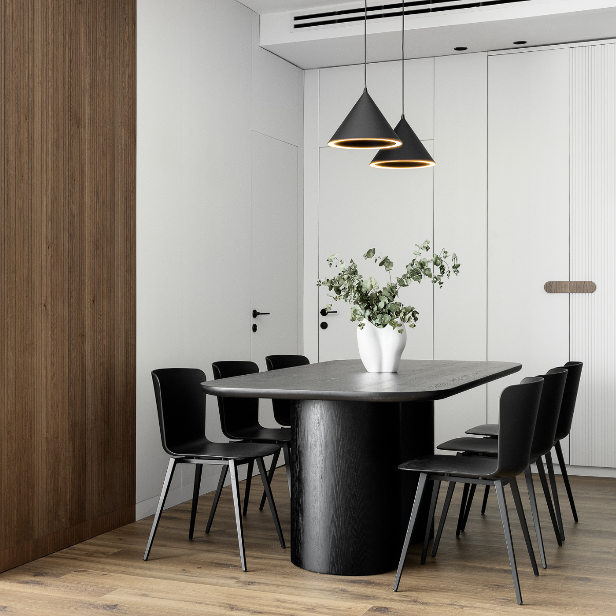 כיסא אוכל "Calla" בצבע שחור