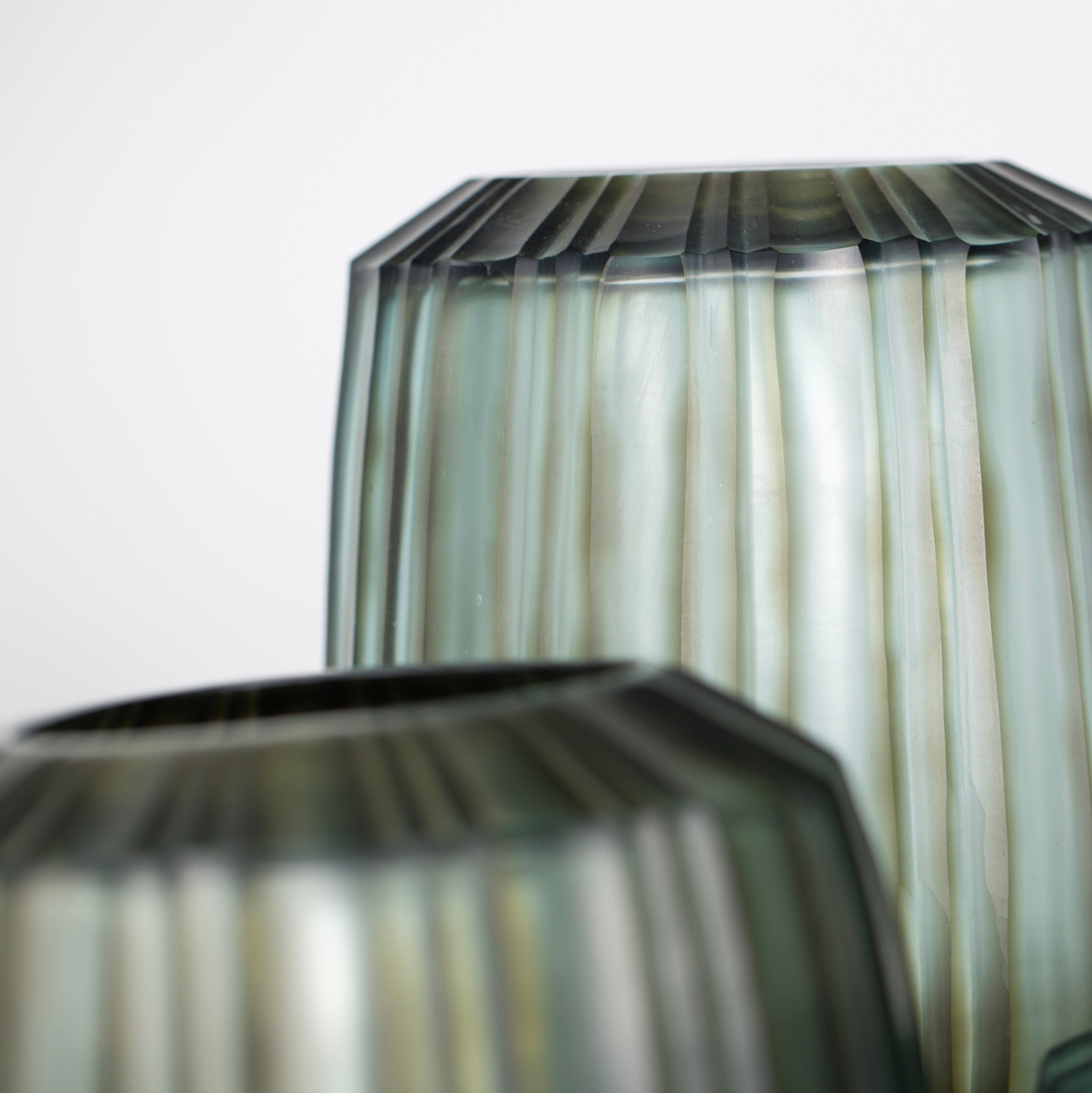 ואזה "Malibu tall" בצבע אפור כחול