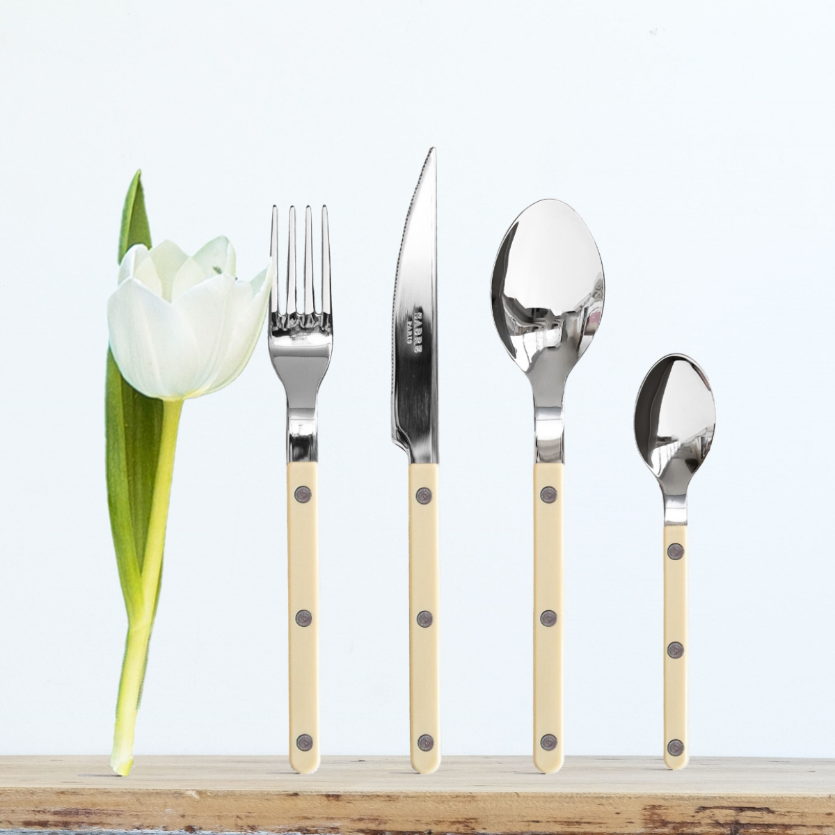סכו"ם "Bistro" בצבע שמנת- 4 חלקים