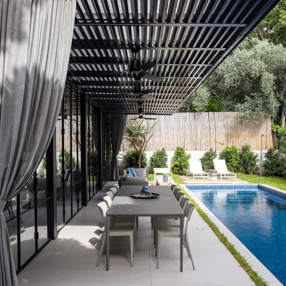 כיסא אוכל "Nene" בצבע חול