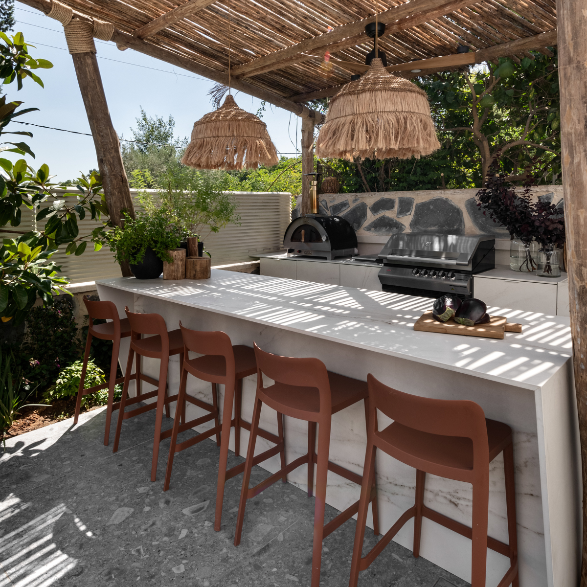 כיסא בר "Nene" בצבע טרקוטה