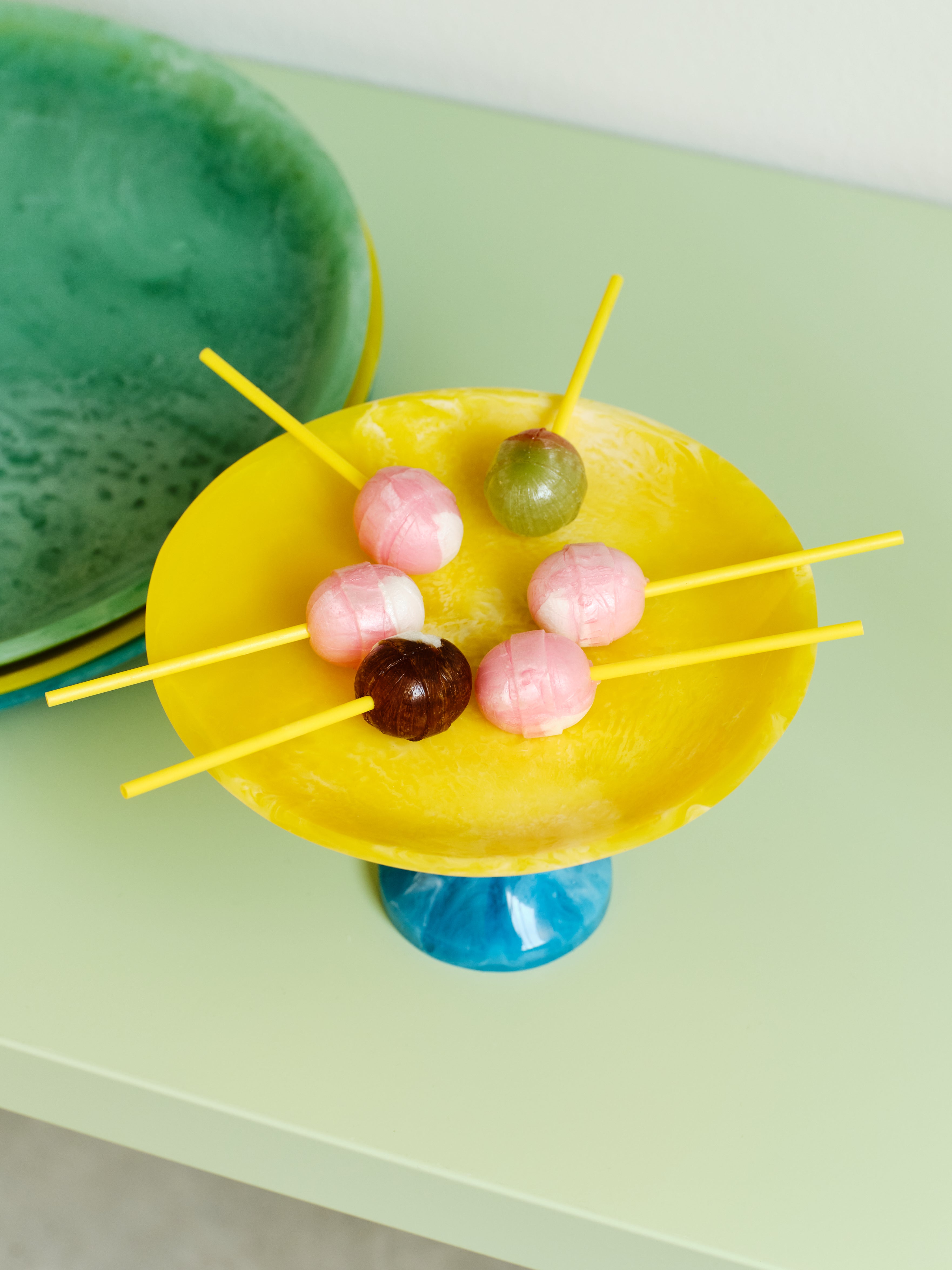 מעמד הגשה קטן "Candy"