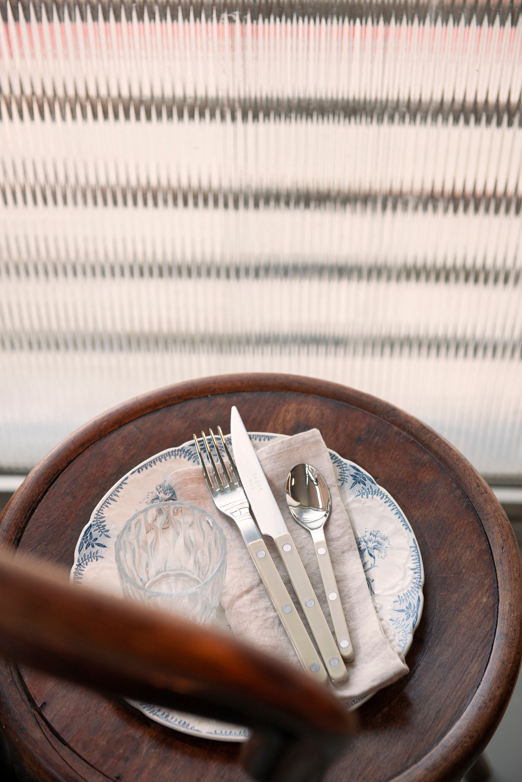 סכו"ם "Bistro" בצבע חאקי בהיר