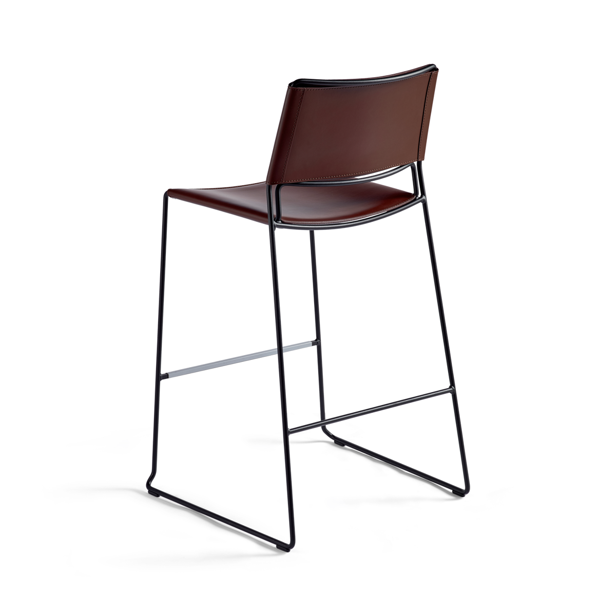 כיסא בר "Slim" בצבע קפה עם רגליים בצבע שחור